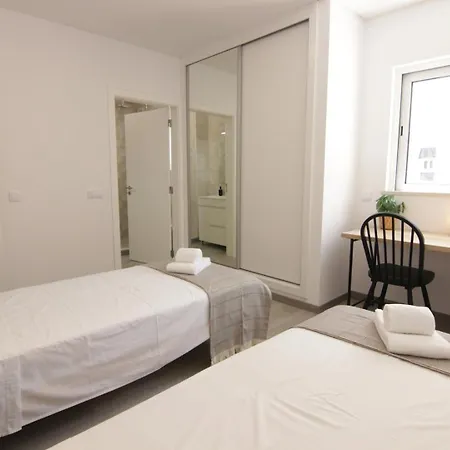 2-bdr Duplex Townhouse, Appartement Faro