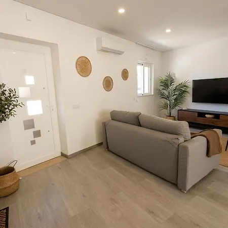 2-bdr Duplex Townhouse, Appartement Faro