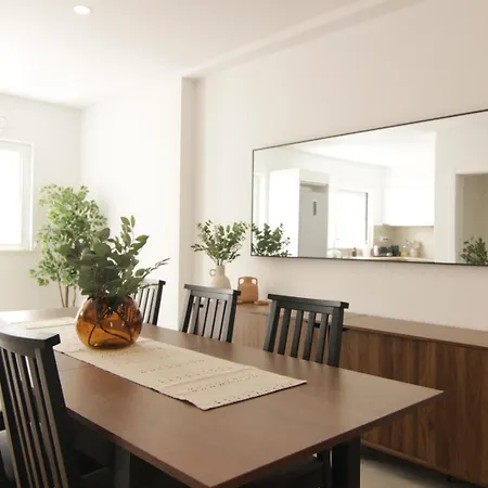 2-bdr Duplex Townhouse, Appartement *