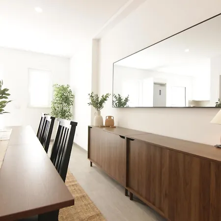 2-bdr Duplex Townhouse, Appartement *