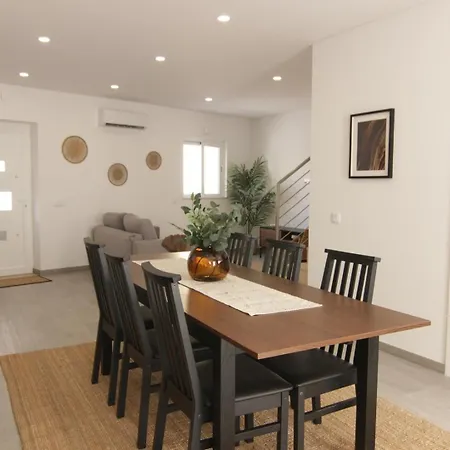 2-bdr Duplex Townhouse, Faro