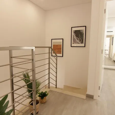 2-bdr Duplex Townhouse, *